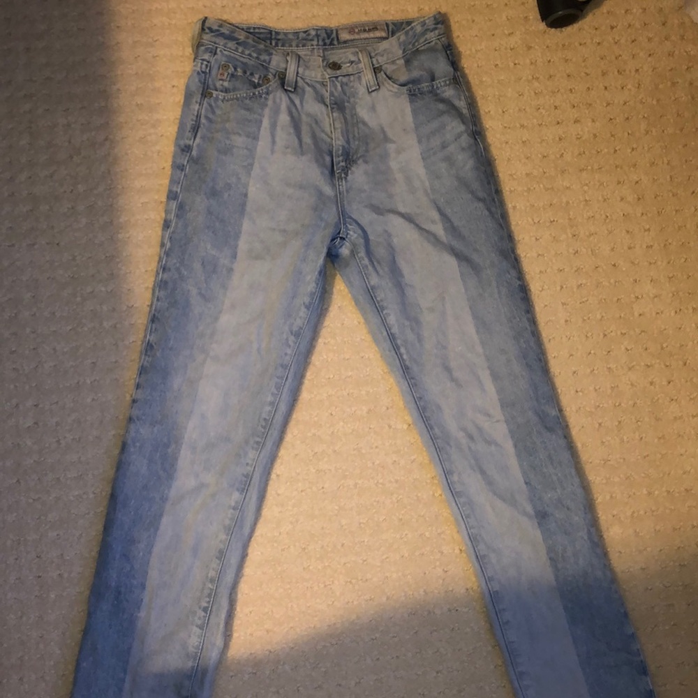 Light wash two toned jeans with raw hem